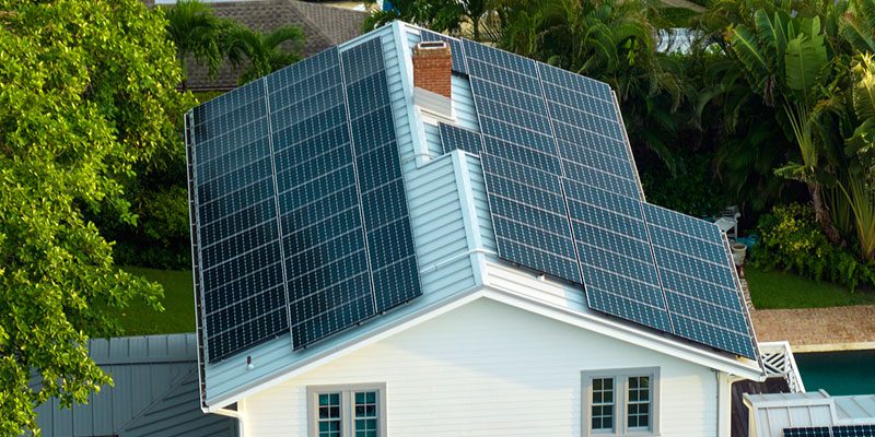 4 Reasons Why Soft Washing Is Best for Solar Panel Cleaning